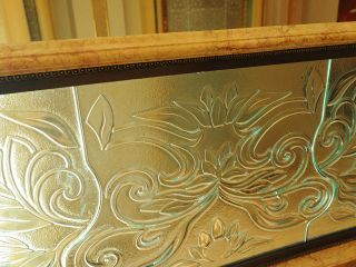 Thumb het verlichte gouden kunstwerk